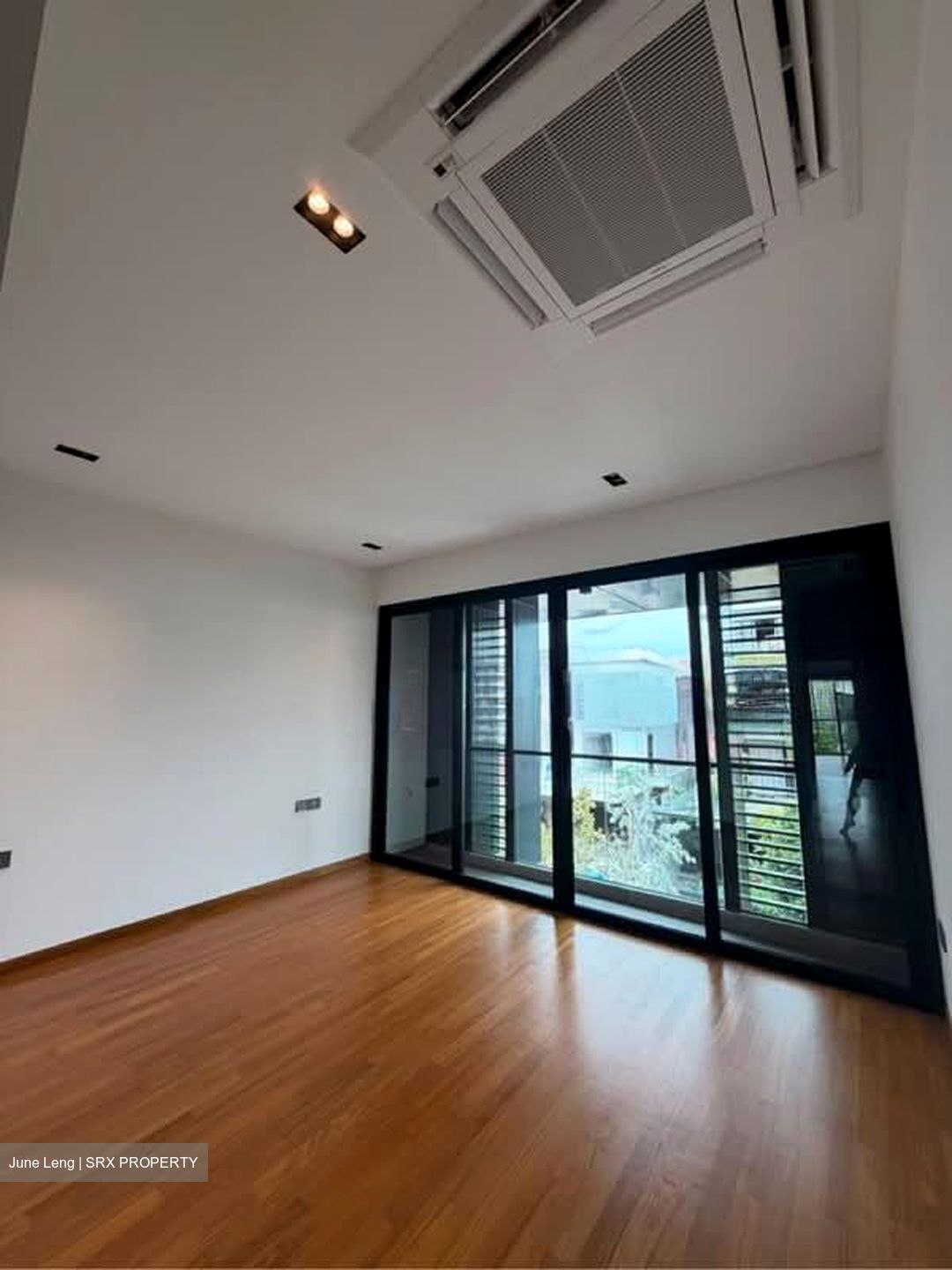 Sembawang Straits Estate (D27), Terrace #571861101